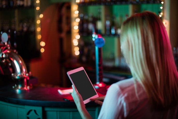 Mobile and desktop view of 1309 platform with sports and casino options